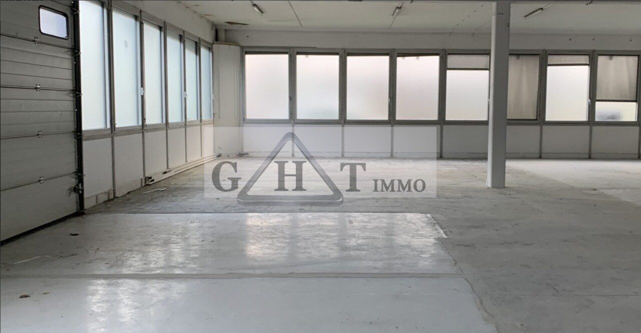 Industrial in Gennevilliers to rent Interior Photo- Image 1 of 4