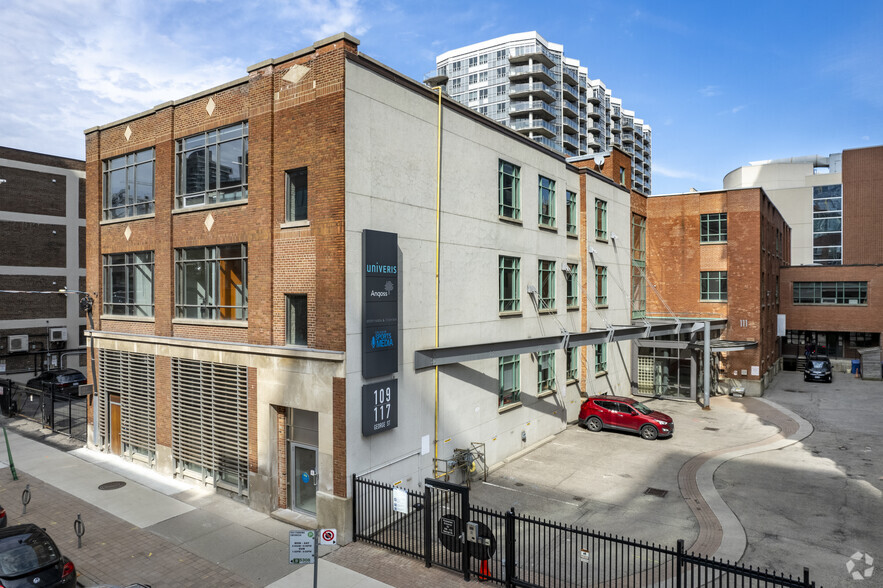 109-117 George St, Toronto, ON for rent - Building Photo - Image 3 of 6