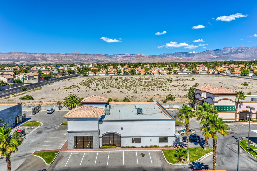 8670 Spring Mountain Rd, Las Vegas, NV for sale - Building Photo - Image 1 of 1