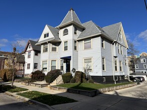 1714 E Irving Pl, Milwaukee, WI for sale Building Photo- Image 1 of 1