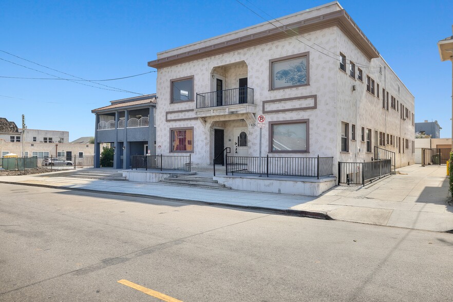 675 W 11th St, San Pedro, CA for sale - Building Photo - Image 3 of 15