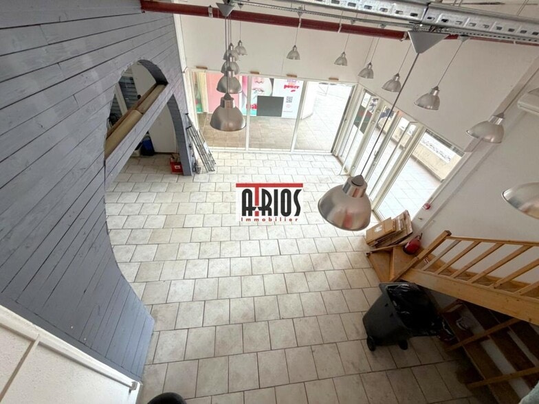 Retail in Hyères to rent - Interior Photo - Image 3 of 5