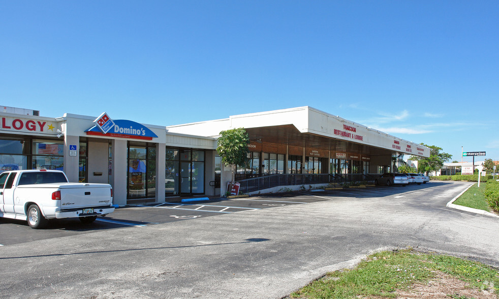 450 Northlake Blvd, Lake Park, FL for rent - Building Photo - Image 2 of 3