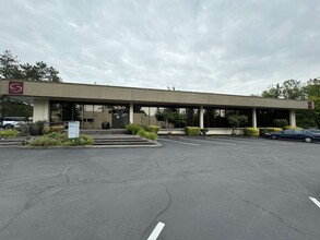 12323 SW 66th Ave, Tigard, OR for rent Building Photo- Image 1 of 3