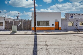 2311-2313 N San Fernando Blvd, Burbank, CA for rent Building Photo- Image 1 of 10