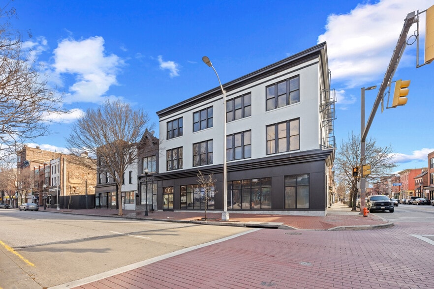 The Shoppes at Broadway portfolio of 4 properties for sale on LoopNet.co.uk - Building Photo - Image 2 of 21