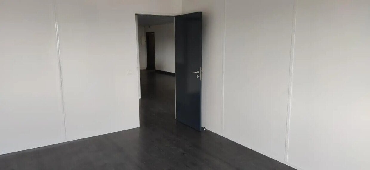 Light Industrial in Herblay-sur-Seine to rent Interior Photo- Image 1 of 14