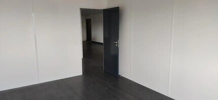 Light Industrial in Herblay-sur-Seine to rent Interior Photo- Image 1 of 14