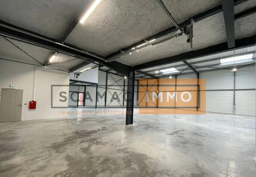 Office in Croissy-Beaubourg to rent - Building Photo - Image 2 of 4