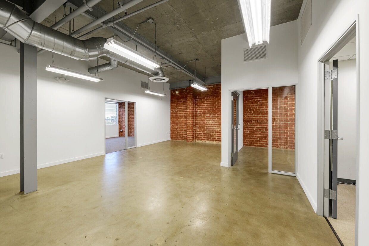 400 S Beverly Dr, Beverly Hills, CA to rent Building Photo- Image 1 of 9