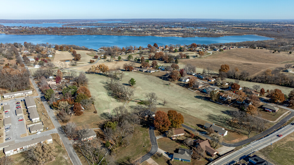 519 Quail Run Rd, Grove, OK for sale - Building Photo - Image 2 of 21