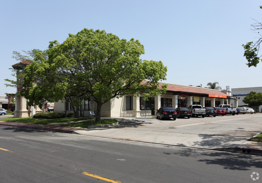 7902-7908 Alondra Blvd, Paramount, CA for rent - Building Photo - Image 3 of 3