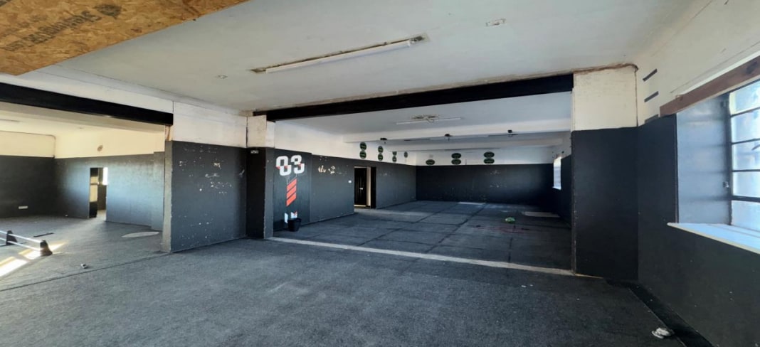 114-118 Manse Rd, Newmains to rent Interior Photo- Image 1 of 2