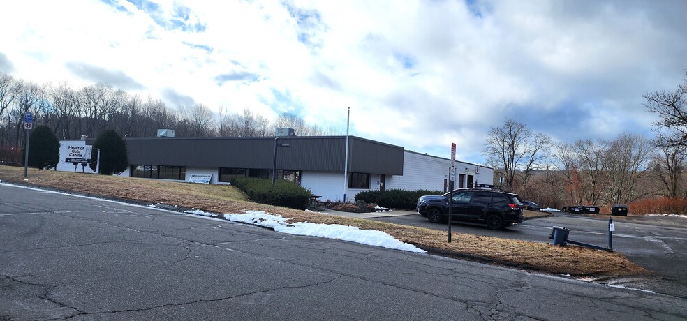 58 Commercial St, Watertown, CT for rent - Building Photo - Image 1 of 3