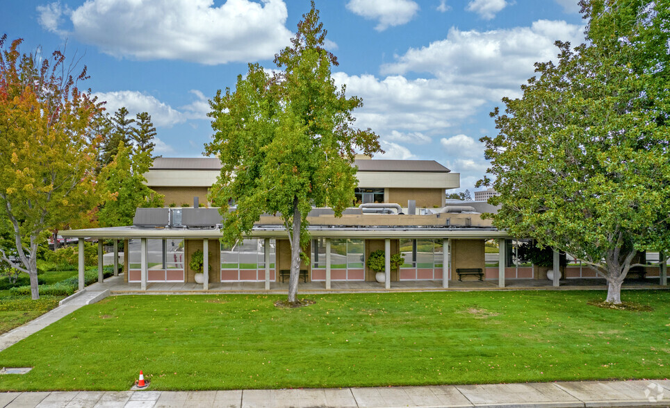 2627 Hanover St, Palo Alto, CA for rent - Building Photo - Image 2 of 4