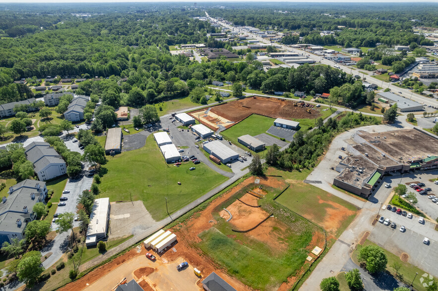 400 Westbrook Ct, Spartanburg, SC for rent - Aerial - Image 3 of 21