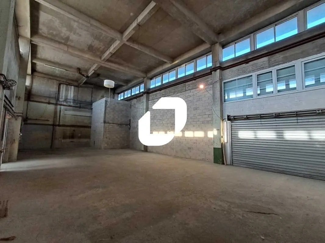 Light Industrial in Nanterre to rent Interior Photo- Image 1 of 8