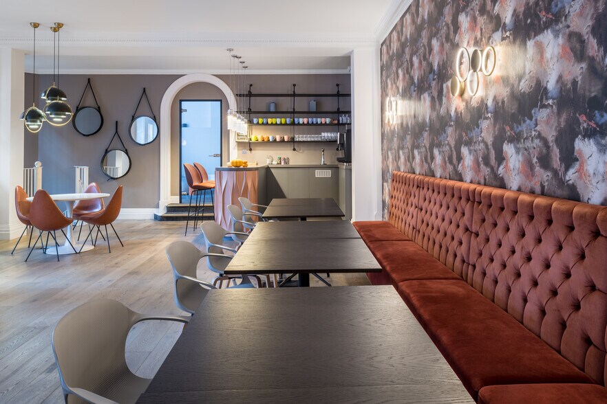 25 Green St, London to rent - Interior Photo - Image 2 of 8