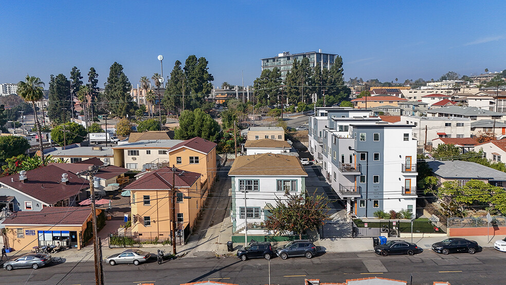 817-823 Centennial St, Los Angeles, CA for sale - Building Photo - Image 2 of 20