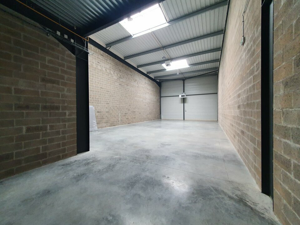 Light Industrial in Bondoufle for sale Interior Photo- Image 1 of 6