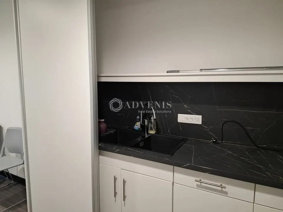 Vente Bureaux 57 m² - Photo 1