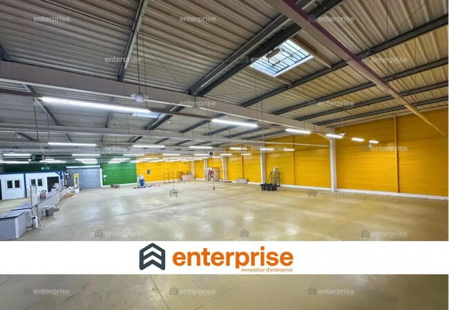 Location Commerce 1 079 m²