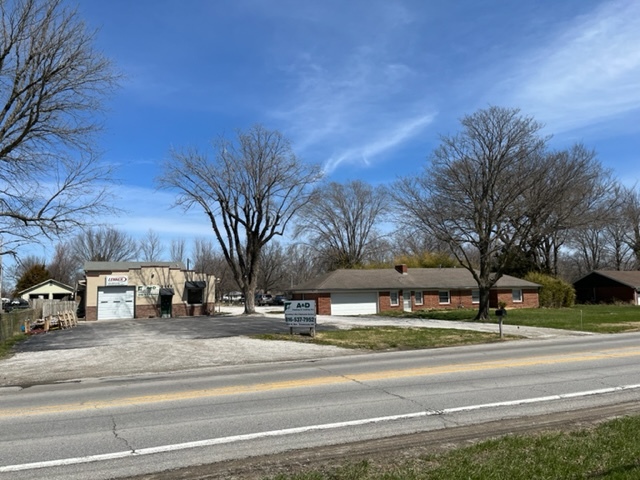 2004-2006 W Main St, Greenwood, MO for sale - Building Photo - Image 1 of 1