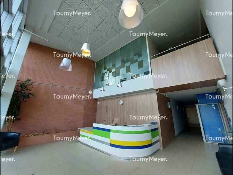 Office in Toulouse to rent - Lobby - Image 3 of 10