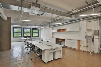 353 S Broadway, Los Angeles, CA to rent Interior Photo- Image 2 of 3