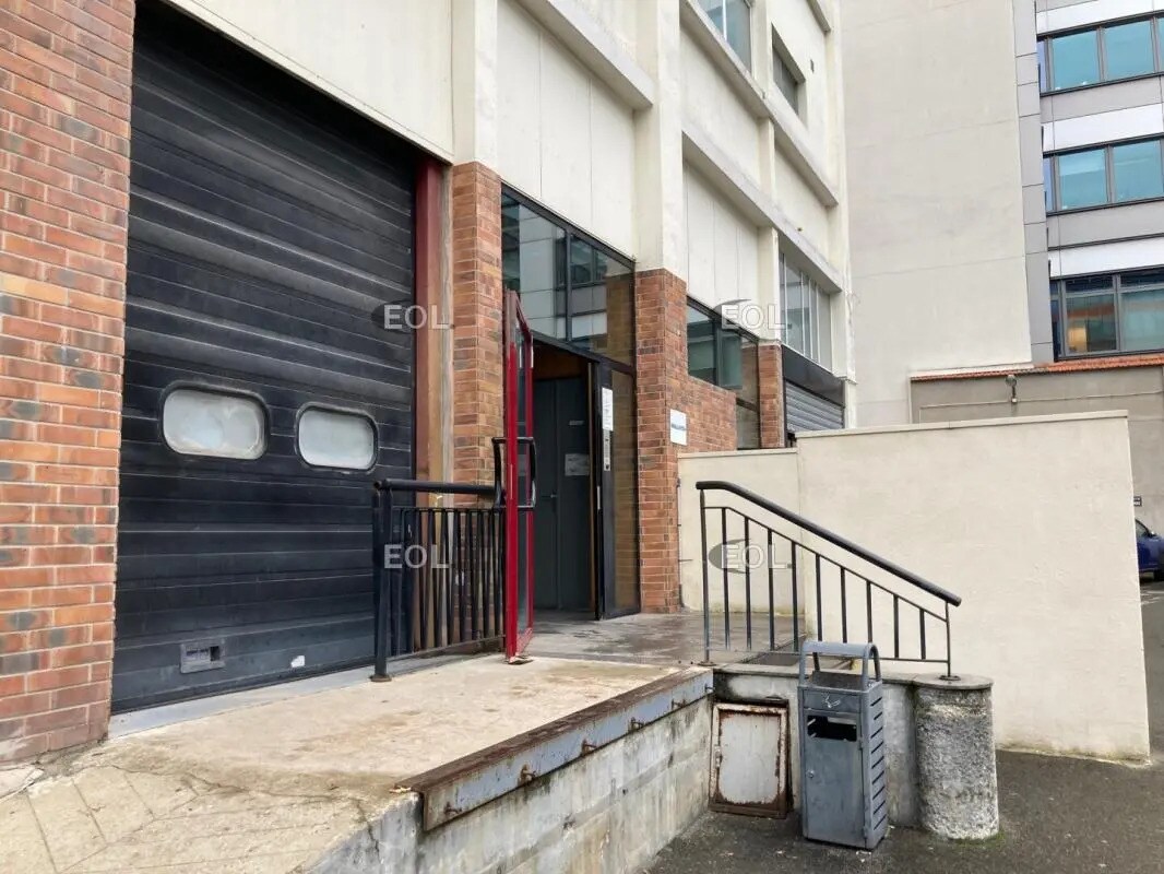 Industrial in Montrouge to rent Building Photo- Image 1 of 6