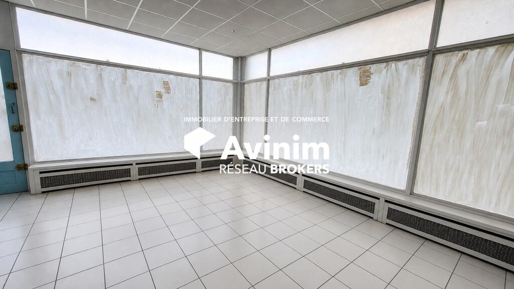 Location Commerce 55 m² - Photo 1