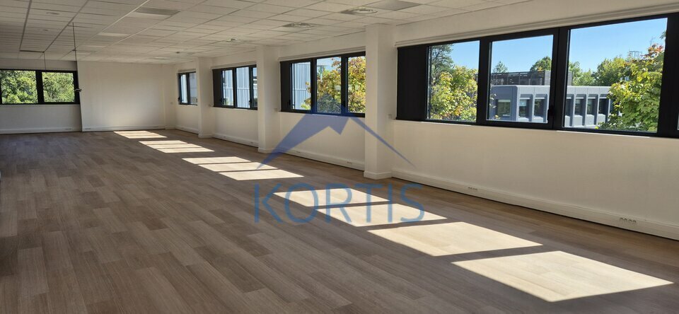 27 Chemin Des Peupliers, Dardilly to rent - Interior Photo - Image 2 of 5