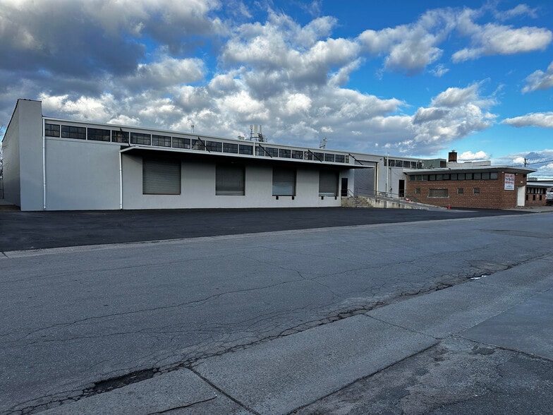 101 Nassau Terminal Rd, New Hyde Park, NY for sale - Building Photo - Image 1 of 1