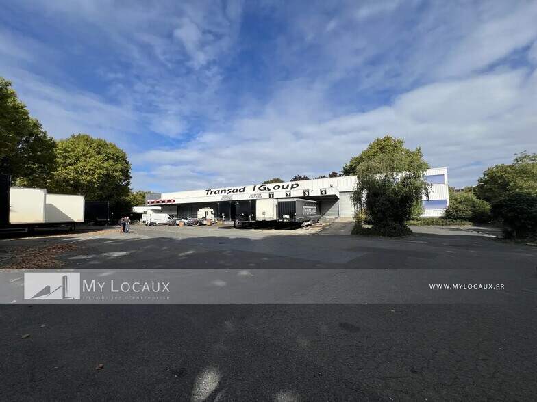 Industrial in Villeneuve-la-Garenne to rent - Building Photo - Image 3 of 9