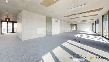 Office in Lyon to rent Building Photo- Image 2 of 10