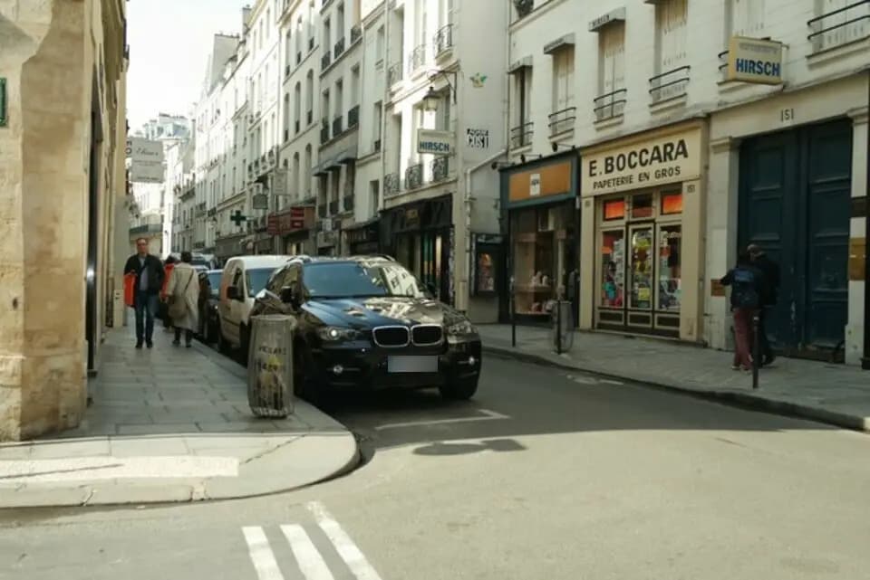 Location Commerce 109 m² - Photo 1