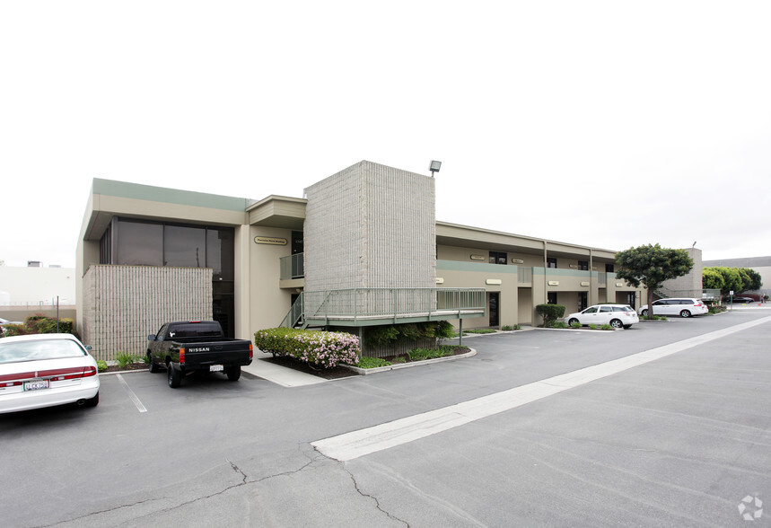 14606-14636 Carmenita Rd, Norwalk, CA for rent - Building Photo - Image 3 of 6