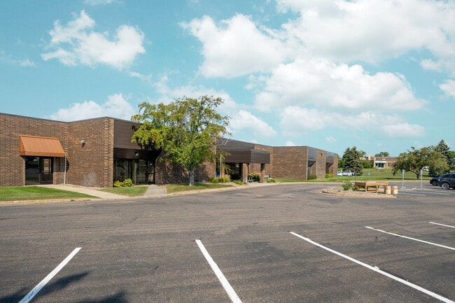 More details for 1270 Eagan Industrial Rd, Eagan, MN - Mixed-use to Rent