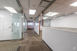 33-24 Northern Blvd, Long Island City, NY to rent Interior Photo- Image 2 of 10