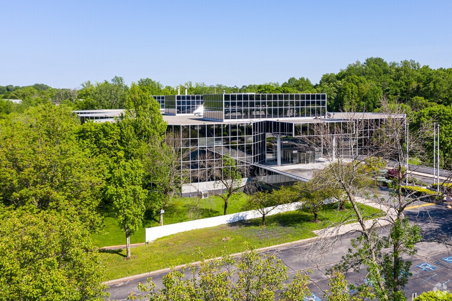 1 Sony Dr, Park Ridge, NJ 07656 UK