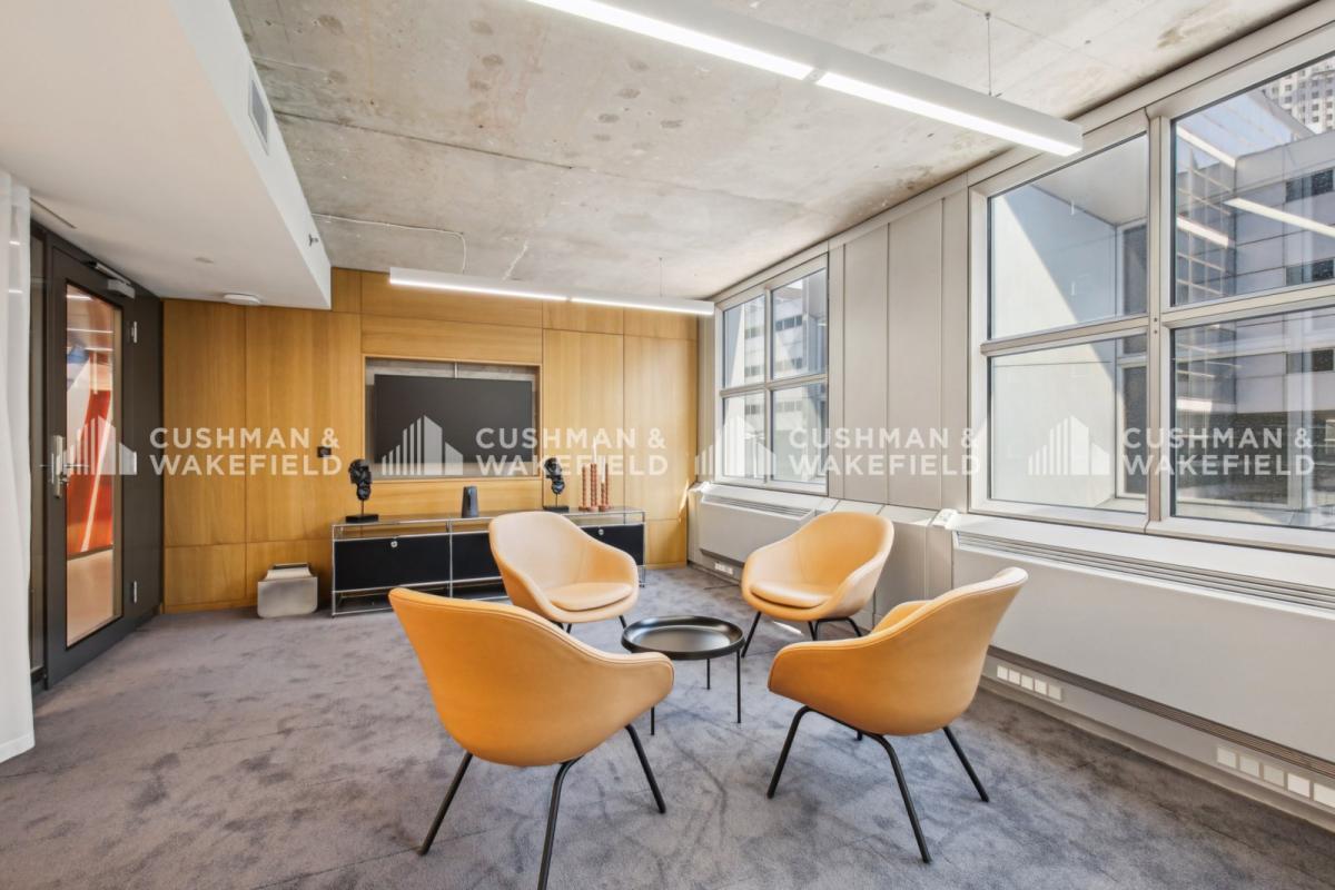 Office in Puteaux to rent Building Photo- Image 1 of 20