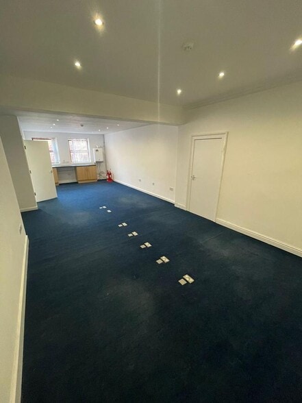 8 Frederick St, Sunderland to rent - Building Photo - Image 3 of 7