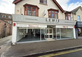 131 High St, Staines to rent Building Photo- Image 1 of 1