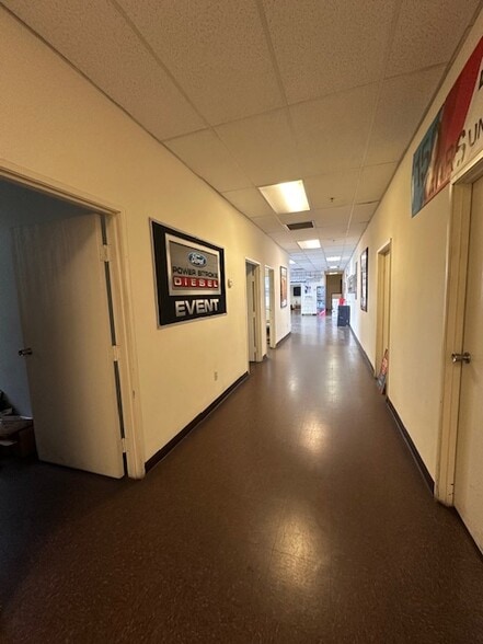 5375 Procyon St, Las Vegas, NV to rent - Interior Photo - Image 3 of 13