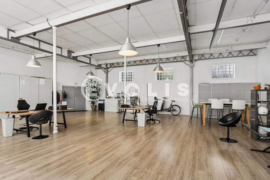 Office in Chatenay Malabry for sale - Building Photo - Image 2 of 22