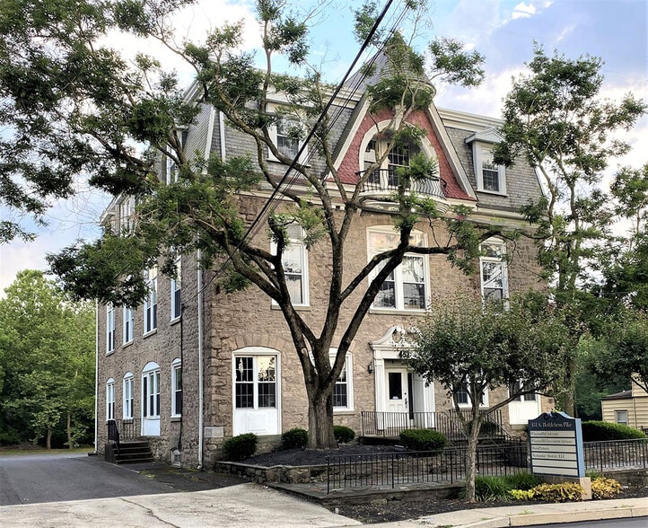 451 S Bethlehem Pike, Fort Washington, PA to rent - Building Photo - Image 2 of 7