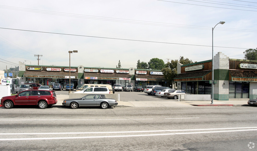 11100 Sepulveda Blvd, Mission Hills, CA for rent - Building Photo - Image 2 of 10