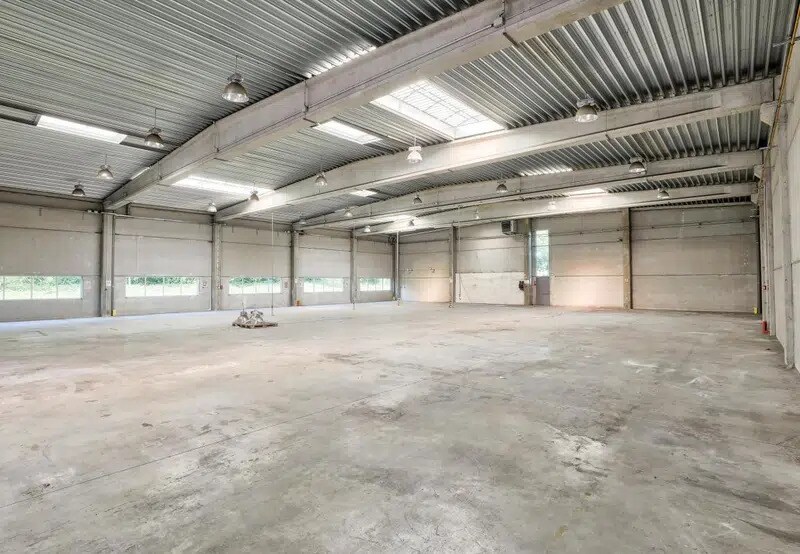Industrial in Chilly-Mazarin to rent - Building Photo - Image 3 of 4