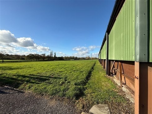 Beech Hill Rd, Reading to rent - Building Photo - Image 2 of 2