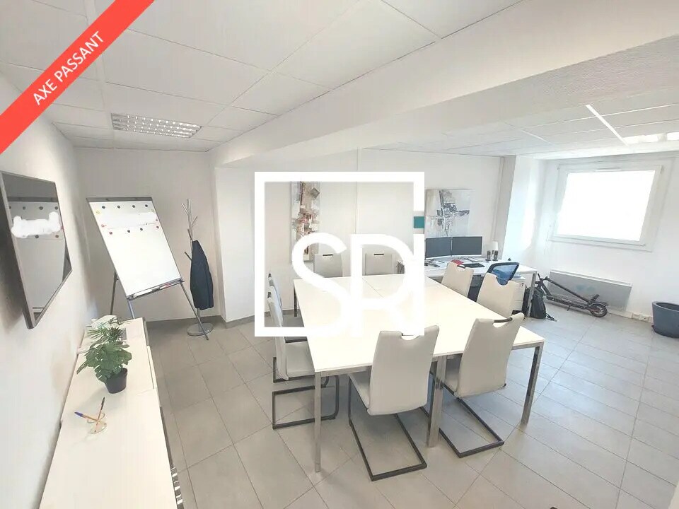 Location Bureaux 120 m² - Photo 1